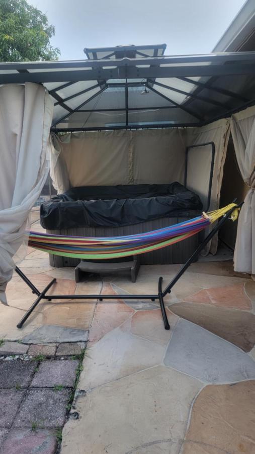 Tiny Efficiency All-In-1 Sunrise Exterior photo